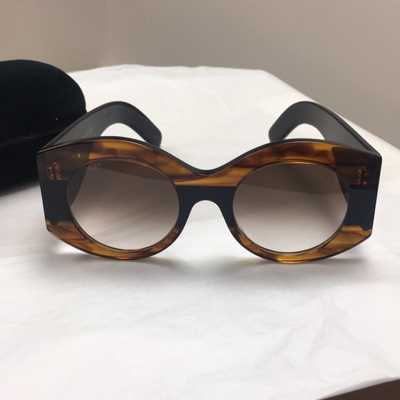 gucci oval frame sunglasses